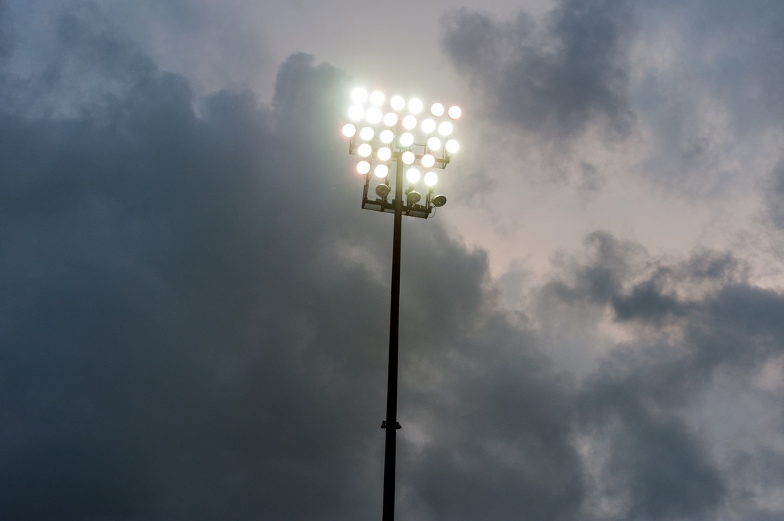 Lumières et ciel nuageux à la Coupe Rogers.